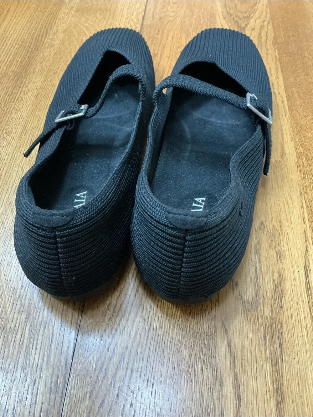 Woman’s Vivaia black Margot Mary Jane. Size 37.5. Like new! Adjustable strap.